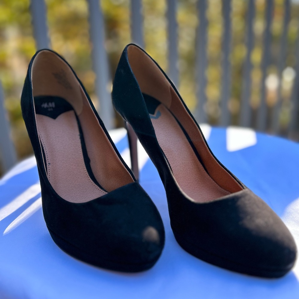 H & M Black Shoes For Women’s Size 9,5